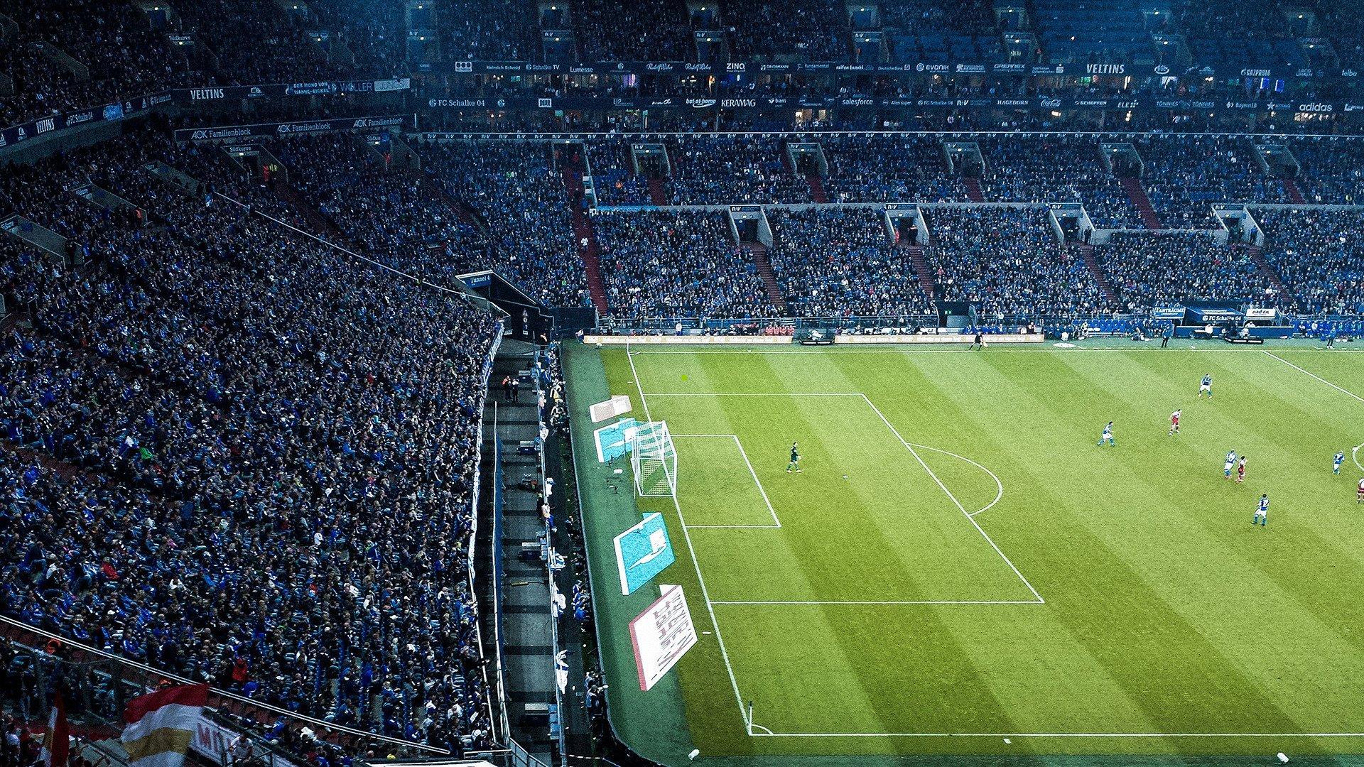 【pg试玩】沙特甲级联赛赛场惊魂一刻，后卫门前诡异传球献礼对手，球迷哗然质问立场何在