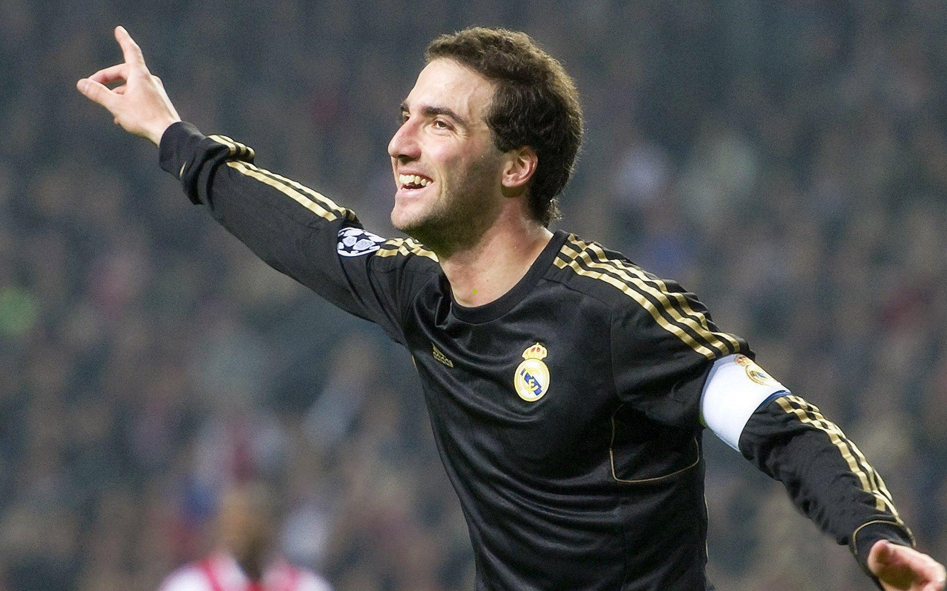 pg模拟器-日本队2026世界杯客场球衣揭晓，米白底色与七彩霓虹线条的时尚融合